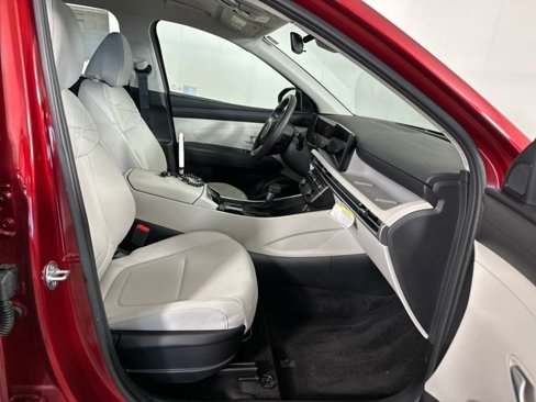 Certified 2025 Hyundai Tucson SE image 57