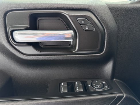 Certified 2023 Chevrolet Silverado 1500 Custom image 24