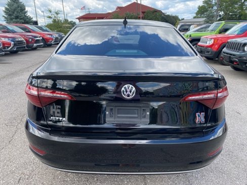 Used 2021 Volkswagen Jetta SE image 5