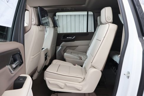New 2026 GMC Yukon XL Denali w/ Denali Reserve Package image 14