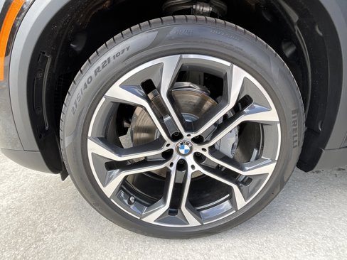 New 2026 BMW X5 sDrive40i image 7