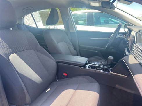 Used 2025 Toyota Camry LE image 35