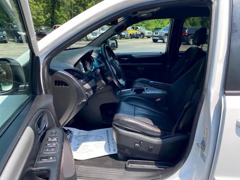 Used 2017 Dodge Grand Caravan GT image 8