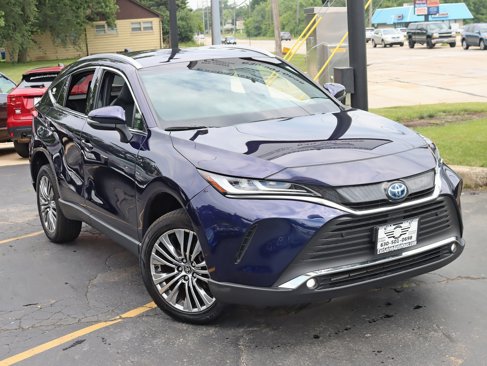 Used 2024 Toyota Venza XLE image 8