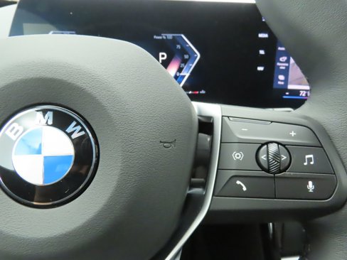 Used 2025 BMW X1 xDrive28i w/ Premium Package image 13