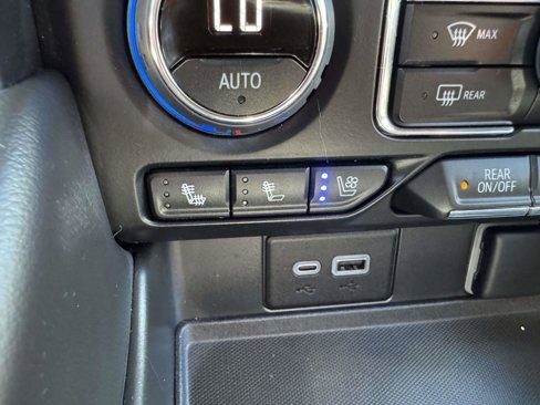 Used 2023 Chevrolet Tahoe High Country image 26