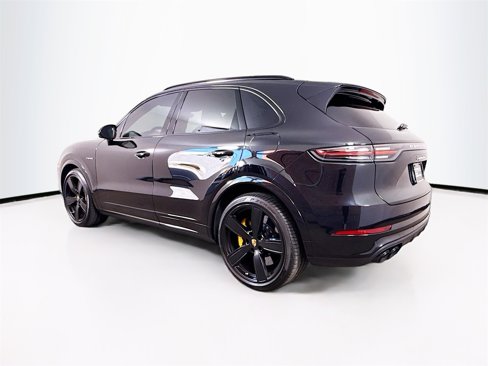 Certified 2023 Porsche Cayenne Turbo S image 3