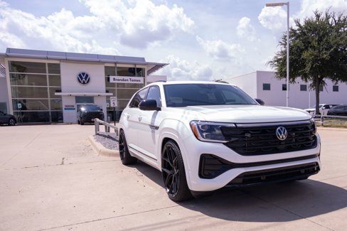New 2025 Volkswagen Atlas Cross Sport SE image 11