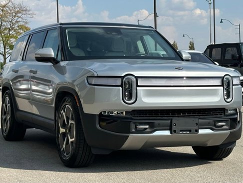 Used 2023 Rivian R1S Adventure image 14