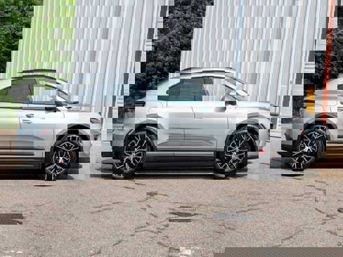 New 2025 Porsche Macan 4S Electric image 8