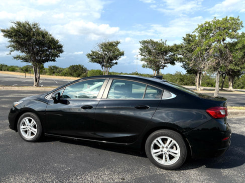Used 2018 Chevrolet Cruze LT image 3