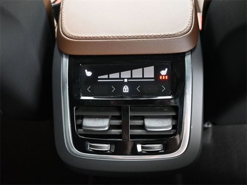Used 2024 Volvo XC90 B6 Plus w/ Protection Package image 32
