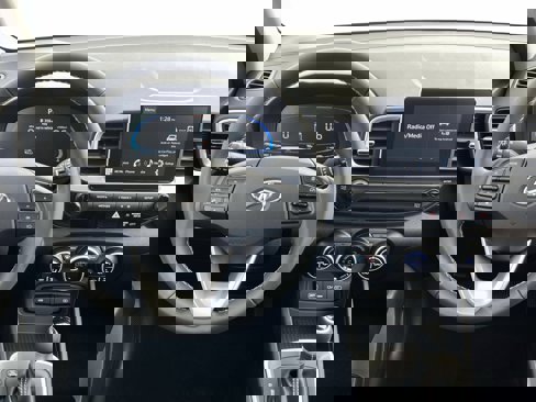 New 2025 Hyundai Venue SEL image 17