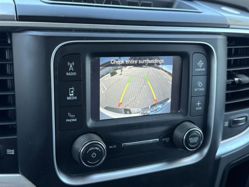 Used 2022 RAM 1500 Classic SLT image 14