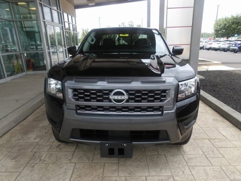 Certified 2025 Nissan Frontier SV image 2