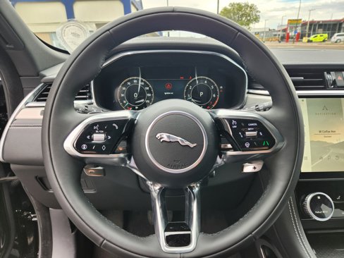 New 2026 Jaguar F-PACE R-Dynamic S image 7