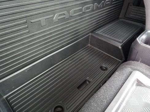 Used 2024 Toyota Tacoma SR image 30