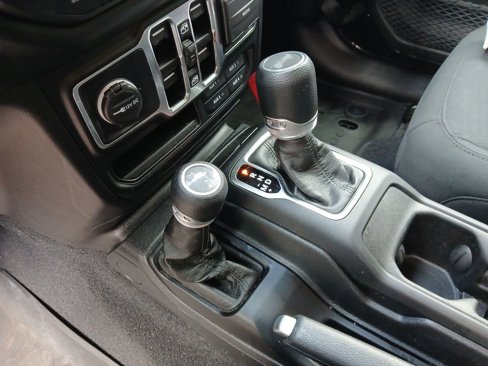 Used 2023 Jeep Wrangler Sport S image 23