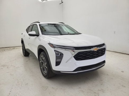 Used 2024 Chevrolet Trax LT image 8