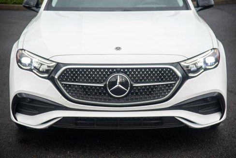 Used 2025 Mercedes-Benz E 350 4MATIC Sedan image 10