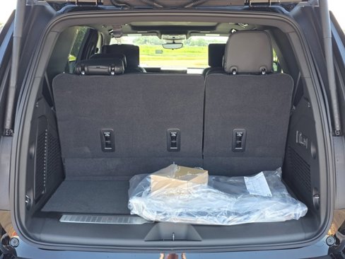 New 2025 GMC Yukon Denali w/ Denali Reserve Package image 32