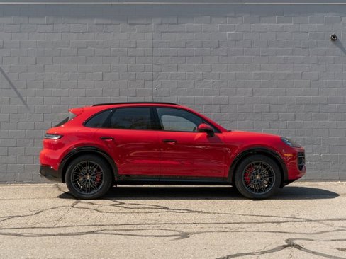New 2026 Porsche Cayenne GTS image 8