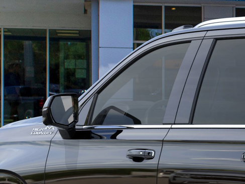 New 2026 Chevrolet Suburban High Country image 12