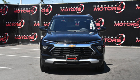 Used 2024 Chevrolet TrailBlazer LT w/ Driver Confidence Package image 2
