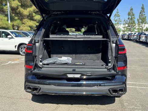 New 2026 BMW X7 M60i image 10