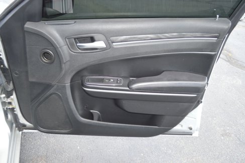 Used 2019 Chrysler 300 Touring image 16