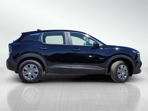 Used 2025 Nissan Kicks S image 3