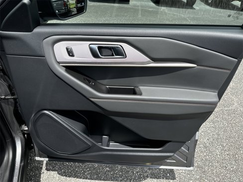 New 2025 Ford Explorer Active w/ Active Comfort Package image 15