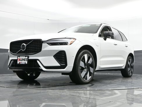 New 2025 Volvo XC60 T8 Plus w/ Protection Package Premier image 44