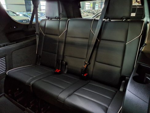 Used 2023 Cadillac Escalade ESV Premium Luxury image 16