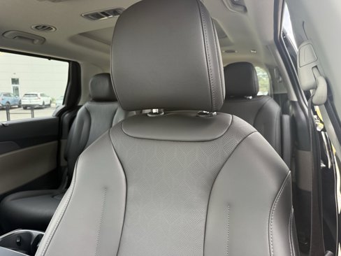 New 2026 Kia Carnival SX image 29