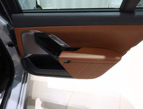 Used 2023 BMW 760i xDrive w/ Parking Assistance Package image 13