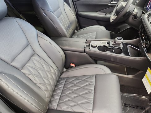New 2026 Nissan Rogue Platinum image 13