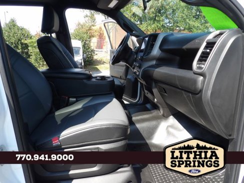Used 2024 RAM 2500 Tradesman w/ Chrome Appearance Group image 32