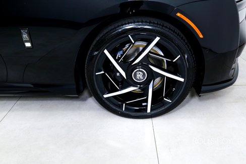 New 2025 Rolls-Royce Spectre Black Badge image 34