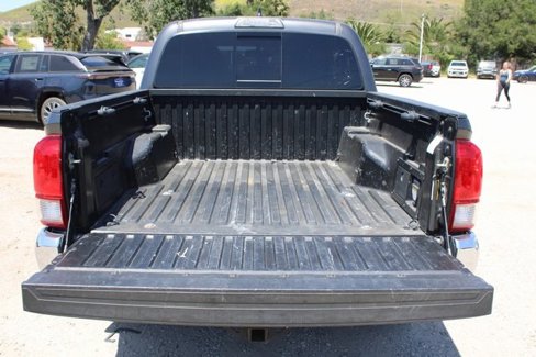 Used 2017 Toyota Tacoma TRD Off-Road image 30