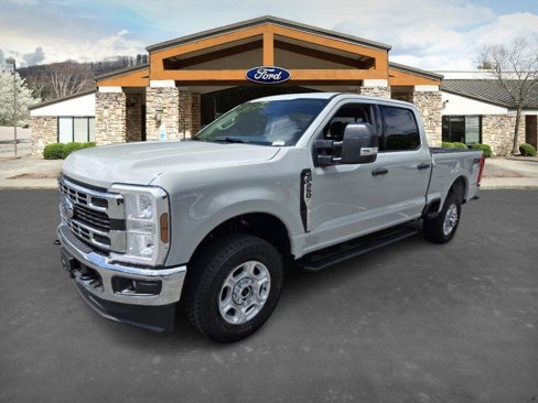 New 2025 Ford F250 XLT w/ FX4 Off-Road Package image 1