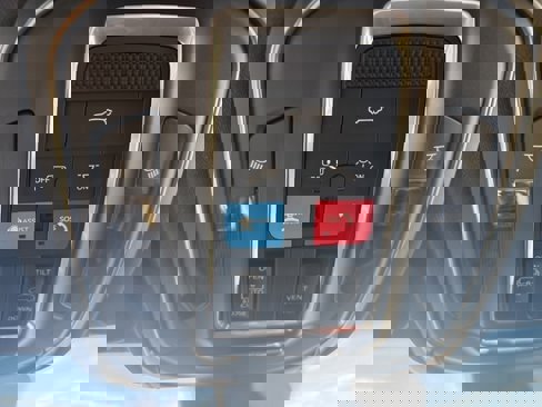 New 2025 Jeep Grand Cherokee L Altitude image 35