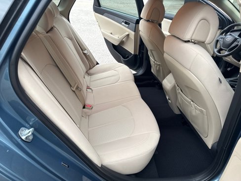 Used 2017 Hyundai Sonata SE image 13