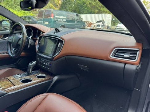 Used 2019 Maserati Ghibli S GranLusso image 18