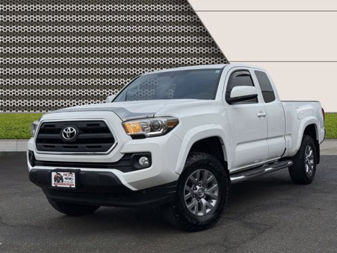 Used 2017 Toyota Tacoma SR5 image 2