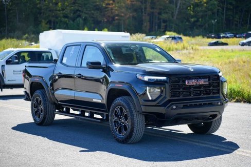 Used 2024 GMC Canyon Elevation image 3