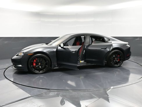 New 2025 Porsche Taycan GTS image 40
