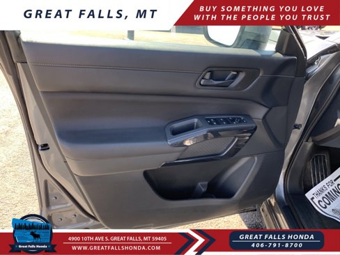 Used 2024 Nissan Pathfinder SV image 14
