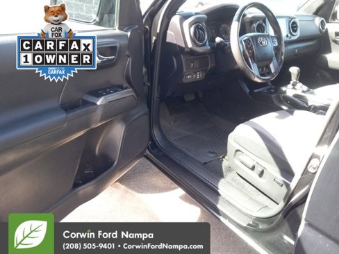 Used 2022 Toyota Tacoma TRD Off-Road image 10