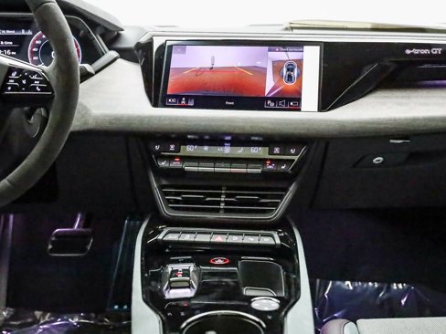 New 2025 Audi S e-tron GT Prestige image 22
